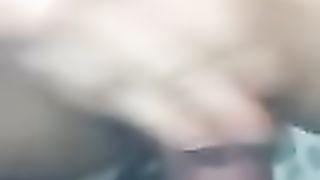 TOCCATELA mentre ti scopo e ti sborro !!!