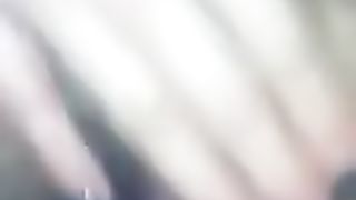 TOCCATELA mentre ti scopo e ti sborro !!!