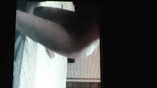 Lei me lo succhia mentre parlo al telefono