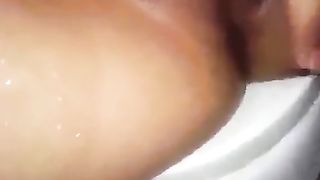 Amo sgrillettarmi e squirtare!!!!