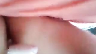 Mi masturbo col pennarello e la mia figa sborra