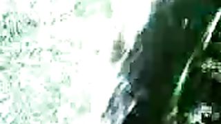 Napoletana spompina il fidanzato davanti agli amici