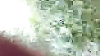 Napoletana spompina il fidanzato davanti agli amici