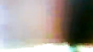 Napoletana spompina il fidanzato davanti agli amici