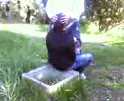 Napoletana spompina il fidanzato davanti agli amici