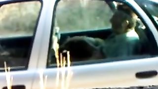 Anteprima del video: Beccato mentre se lo fa succhiare da una prostituta