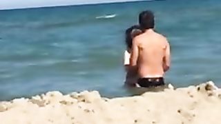 Anteprima del video: Porcate in spiaggia a Catania davanti a tutti