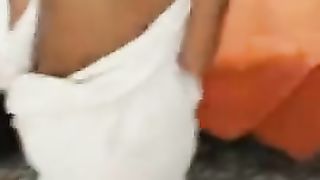 Bella puttana napoletana si diverte in compagnia