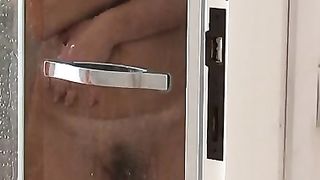 Mia moglie in doccia