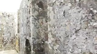 Esibizionista fa la troia in pubblico in vacanza