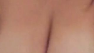 Le tette di mia moglie mentre la scopo