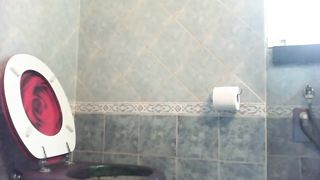 Te lo succhio qua...NEL BAGNO DEL BAR !!!