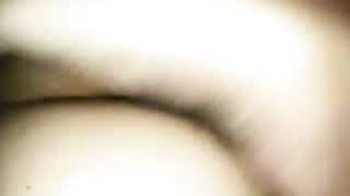 Inculata sul suo divano