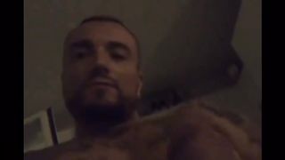 Anteprima del video: Gue Pequeno si sega su Instagram