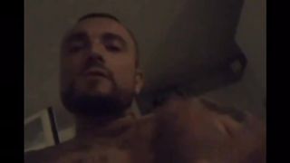 Gue Pequeno si sega su Instagram