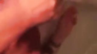 Sbocchina il cazzo del suo bull e si fa sborrare