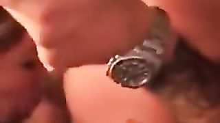 Sbocchina il cazzo del suo bull e si fa sborrare