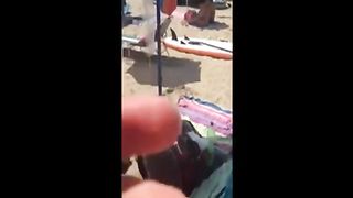 Massaggiamo in spiaggia la nostra amica porcellina