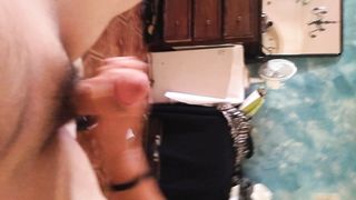 Sega con sborrata in bocca e ingoio