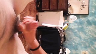 Sega con sborrata in bocca e ingoio