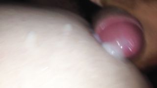 Dopo averla presa da dietro le sborro sul culo