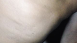 Dopo averla presa da dietro le sborro sul culo