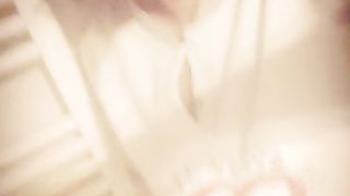 Stefania da Milano si sditalina di primo mattino