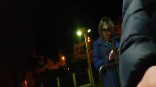 Mi sego per una signora alla stazione