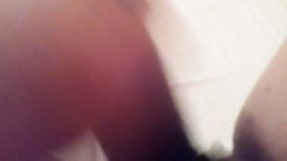 La mia maiala che si masturba