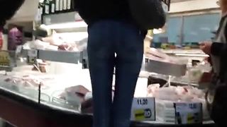 Anteprima del video: MILF gnocca all'Esselunga