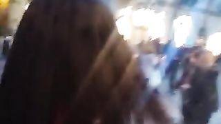 Serena Rinaldi mezza nuda per le strade di Napoli