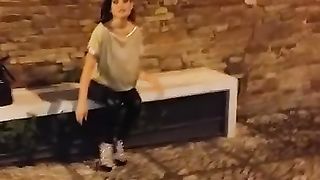 Serena Rinaldi mezza nuda per le strade di Lanciano