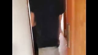 Mio marito non c'è e io mi scopo il giardiniere