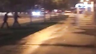 Ragazza si fa scopare per strada