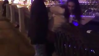 Ragazza si fa scopare per strada