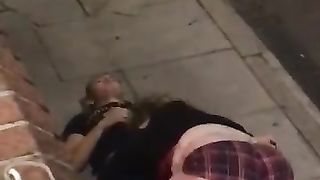 Cicciona fa pompino in strada di notte