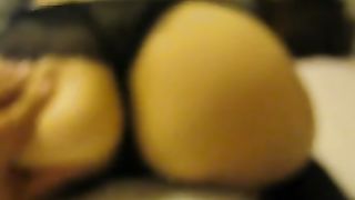 Che ne dite del culo di mia moglie Elena ???