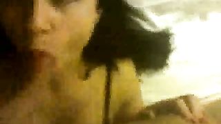 Un'amica mi pompa e beve tutto