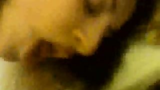 Un'amica mi pompa e beve tutto