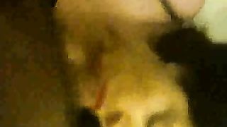 Un'amica mi pompa e beve tutto