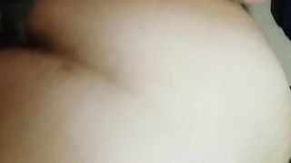 Il marito ci riprende mentre la spacco in cucina