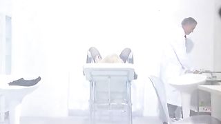 Bella bionda scopata dal suo ginecologo