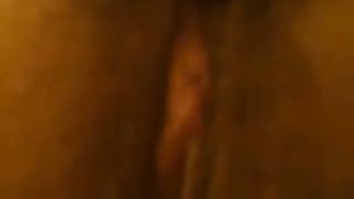 Anteprima del video: La mia compagna si tocca davanti a me