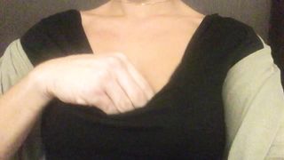 Coi capezzoli turgidi...