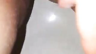 Sgrillettata sul bidet