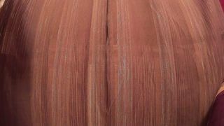 Mi diverto a sculettare per voi in intimo