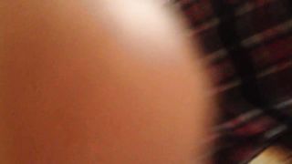 Le palpeggio il culetto prima di incularla