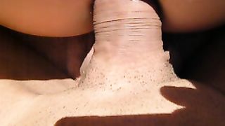 Primi piani di una bella inculata all'aperto