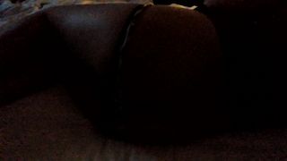 Guardate il culo della mia compagna