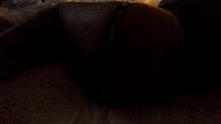 Guardate il culo della mia compagna